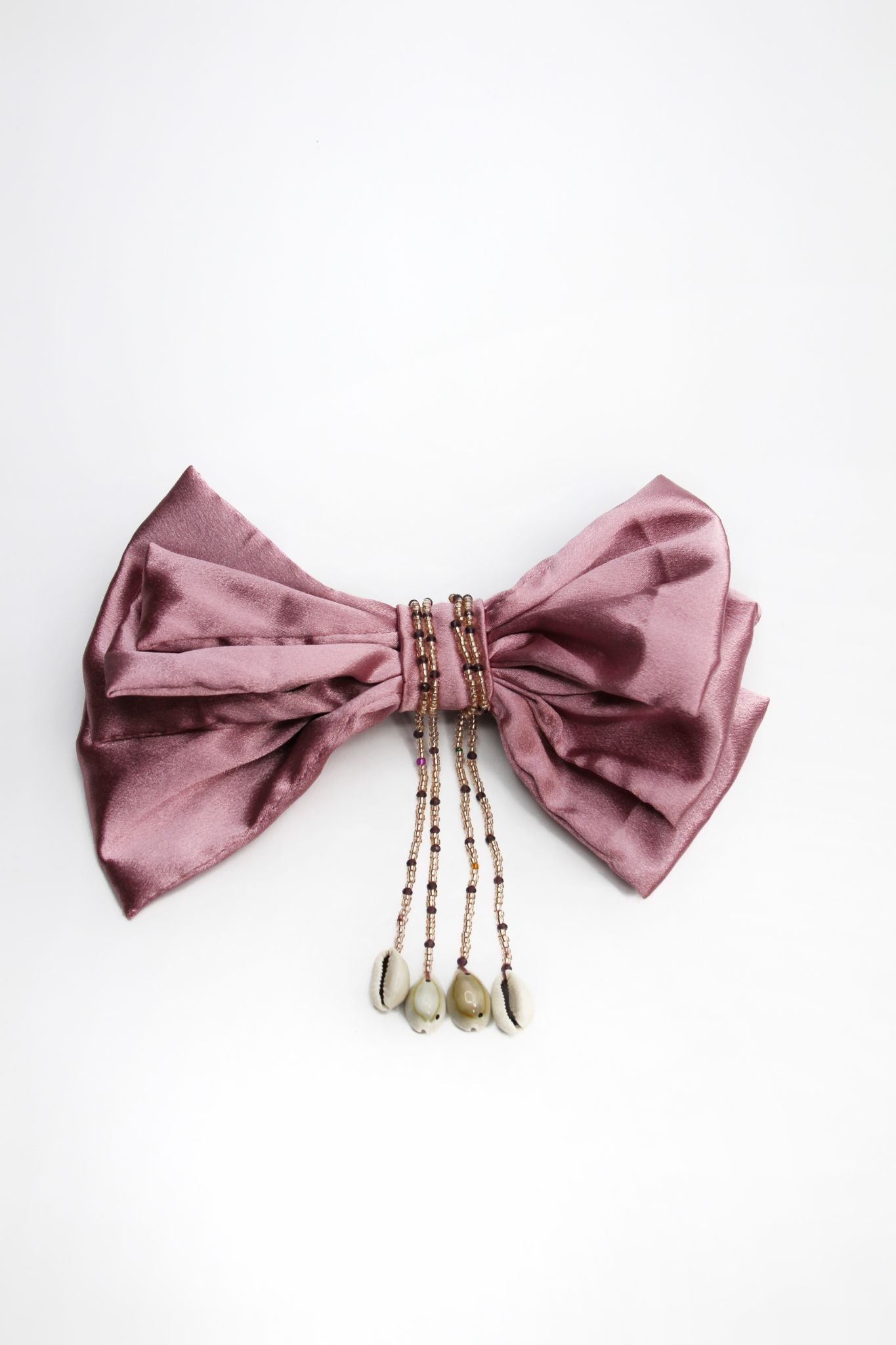Nœud “Îles Étoilées” – Satin irisé, perles & cauris
